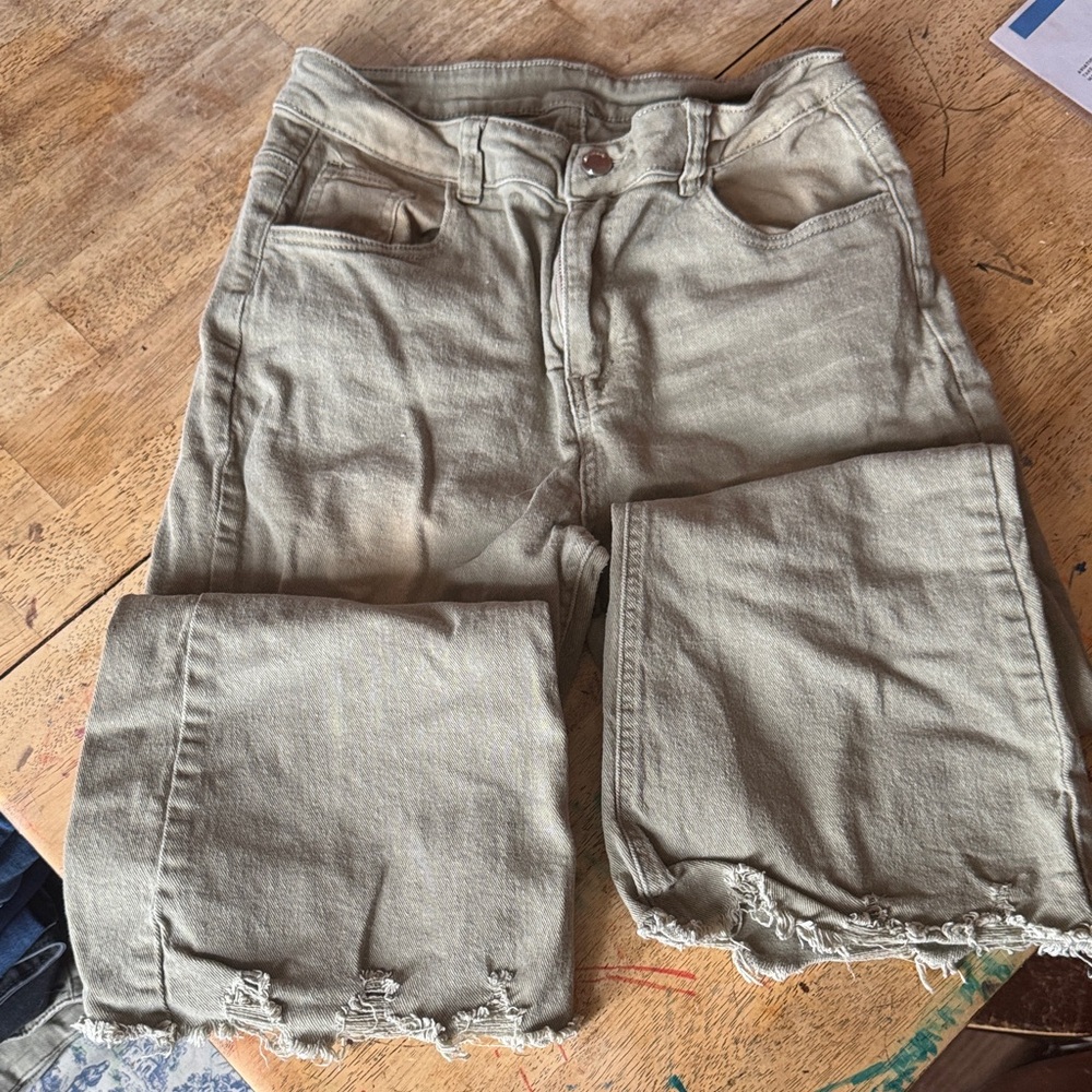 Women's Cropped Jeans in Tan